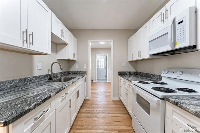 5712 Drexel Street, Dearborn Heights, MI 48127