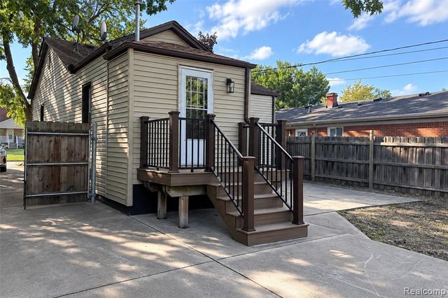 5712 Drexel Street, Dearborn Heights, MI 48127