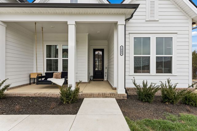 2000 Southern Oak Chase Dr, Smyrna, TN 37167