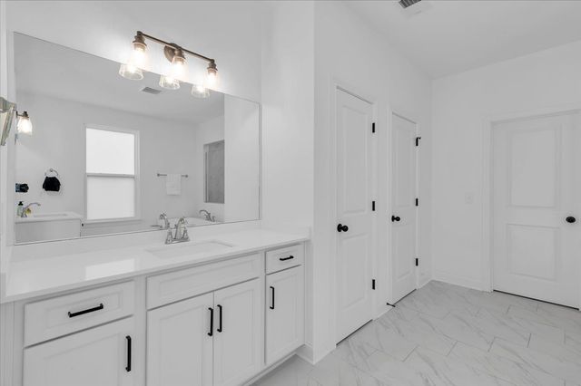 2000 Southern Oak Chase Dr, Smyrna, TN 37167