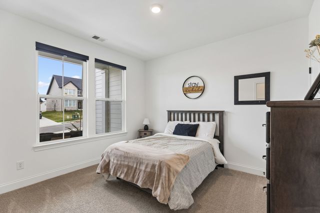 2000 Southern Oak Chase Dr, Smyrna, TN 37167