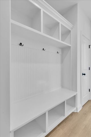 2000 Southern Oak Chase Dr, Smyrna, TN 37167