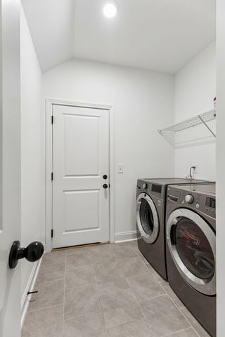 2000 Southern Oak Chase Dr, Smyrna, TN 37167