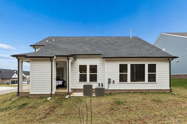 2000 Southern Oak Chase Dr, Smyrna, TN 37167