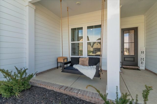 2000 Southern Oak Chase Dr, Smyrna, TN 37167