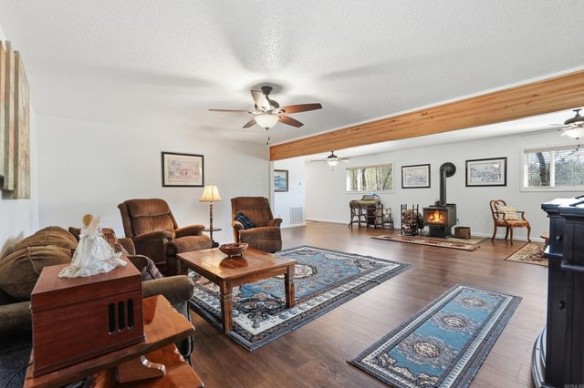 279 River Drive Est, Pangburn, AR 72121