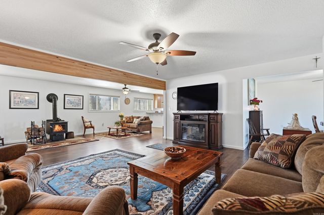 279 River Drive Est, Pangburn, AR 72121