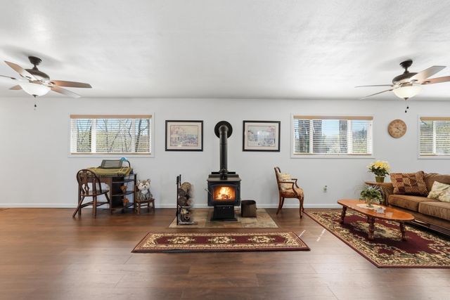 279 River Drive Est, Pangburn, AR 72121