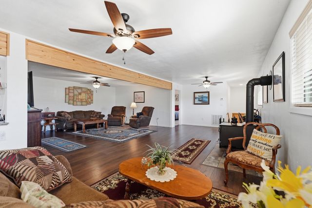 279 River Drive Est, Pangburn, AR 72121