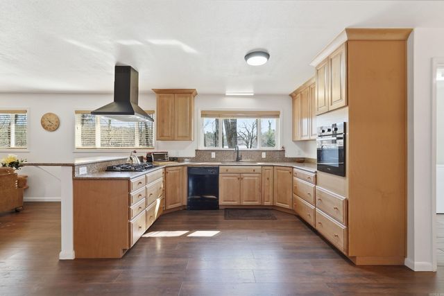 279 River Drive Est, Pangburn, AR 72121