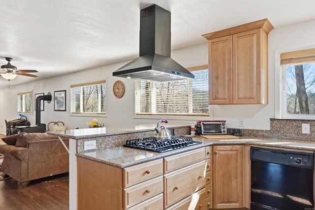 279 River Drive Est, Pangburn, AR 72121