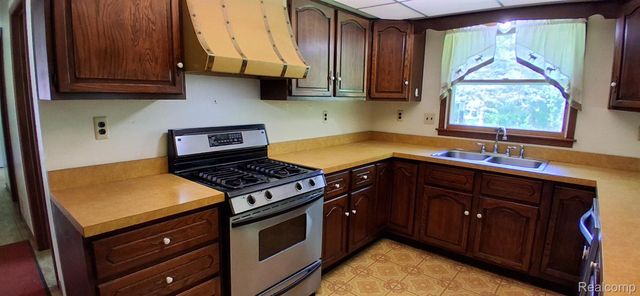 2761 Hiding Place, Milford Charter Township, MI 48381