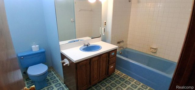 2761 Hiding Place, Milford Charter Township, MI 48381