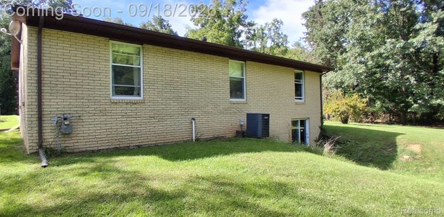 2761 Hiding Place, Milford Charter Township, MI 48381