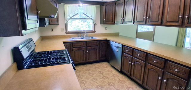 2761 Hiding Place, Milford Charter Township, MI 48381