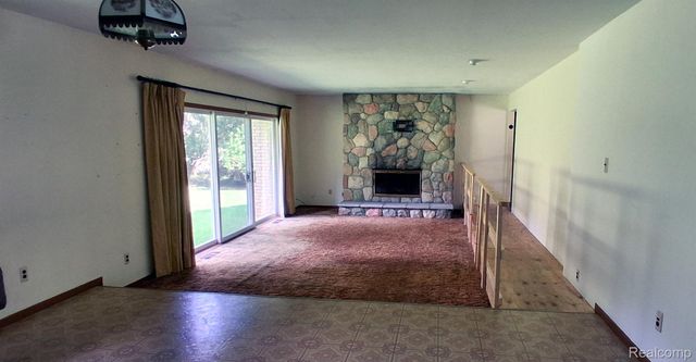 2761 Hiding Place, Milford Charter Township, MI 48381
