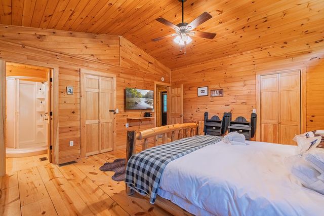 1480 Hidden Lake Drive, Ellijay, GA 30540