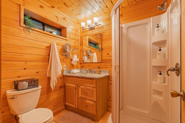 1480 Hidden Lake Drive, Ellijay, GA 30540