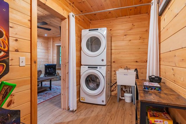 1480 Hidden Lake Drive, Ellijay, GA 30540