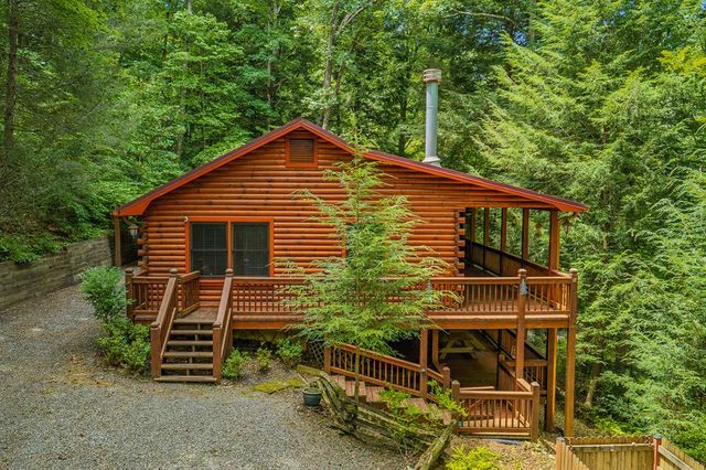 1480 Hidden Lake Drive, Ellijay, GA 30540
