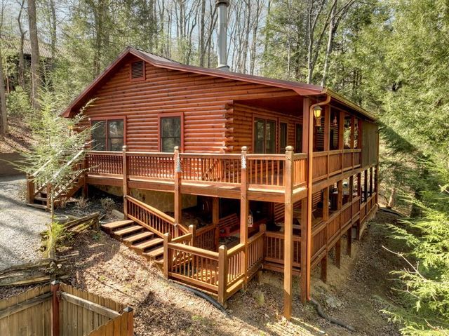 1480 Hidden Lake Drive, Ellijay, GA 30540