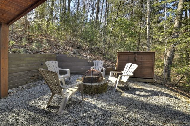 1480 Hidden Lake Drive, Ellijay, GA 30540