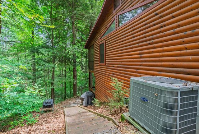 1480 Hidden Lake Drive, Ellijay, GA 30540