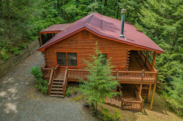 1480 Hidden Lake Drive, Ellijay, GA 30540