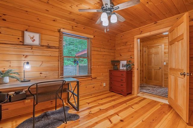 1480 Hidden Lake Drive, Ellijay, GA 30540