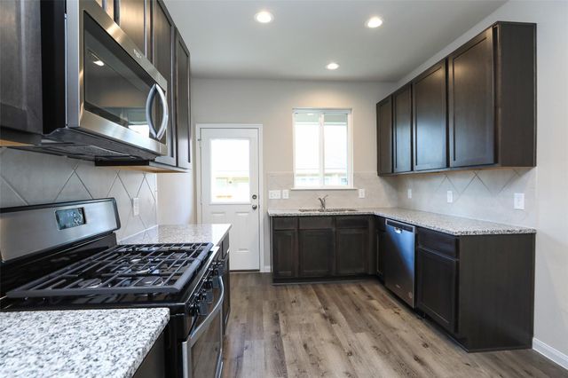 2528 Westslope Dr, Conroe, TX 77384