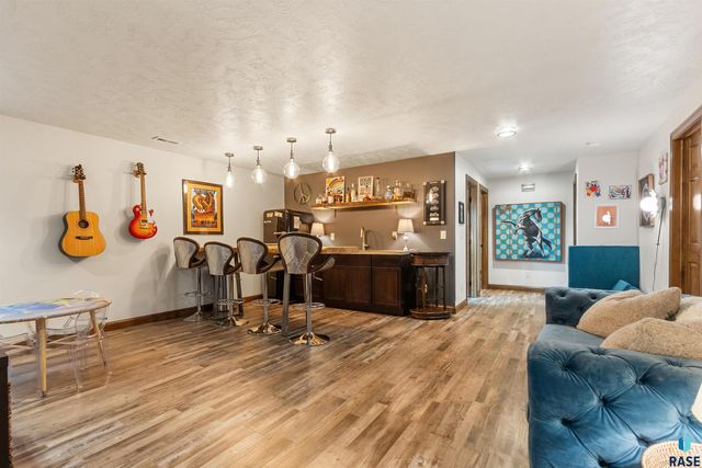 5721 E Robin Oak Cir Circle, Sioux Falls, SD 57110