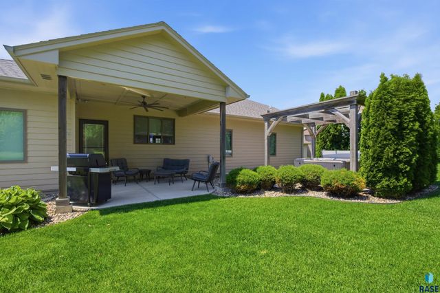 5721 E Robin Oak Cir Circle, Sioux Falls, SD 57110
