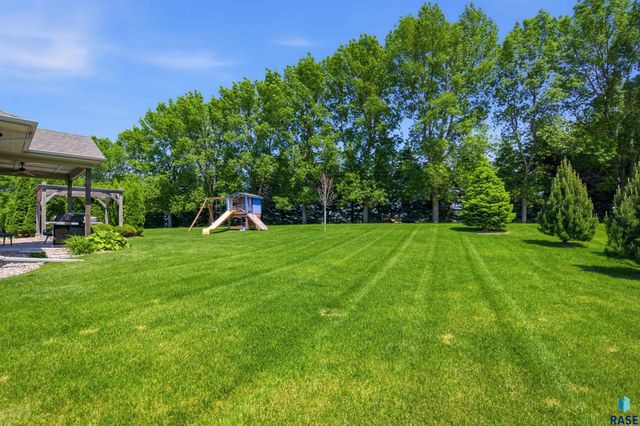 5721 E Robin Oak Cir Circle, Sioux Falls, SD 57110