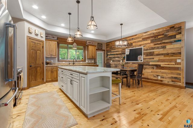 5721 E Robin Oak Cir Circle, Sioux Falls, SD 57110