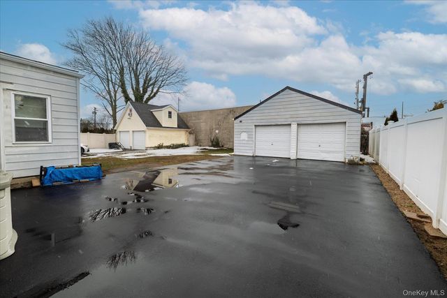 21 Twinlawns Avenue, Hicksville, NY 11801