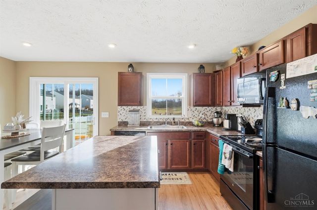 212 Wooded Ridge Drive, Batavia Twp, OH 45102