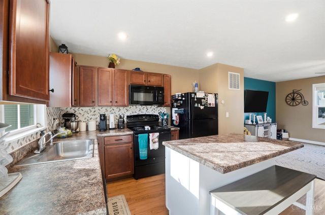 212 Wooded Ridge Drive, Batavia Twp, OH 45102