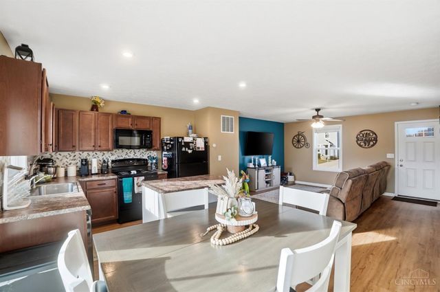 212 Wooded Ridge Drive, Batavia Twp, OH 45102