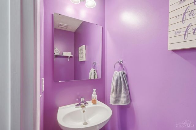 212 Wooded Ridge Drive, Batavia Twp, OH 45102