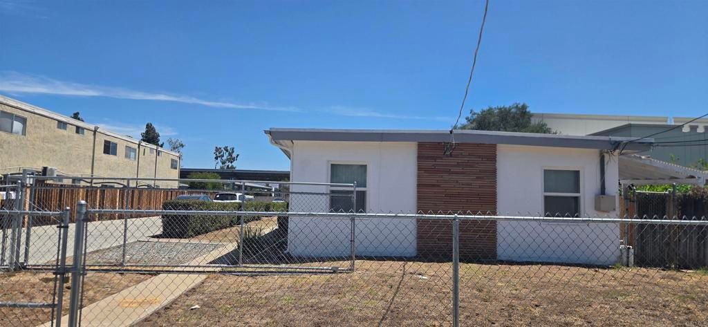 321 331 Roanoke Road, El Cajon, CA 92020 — photo 2