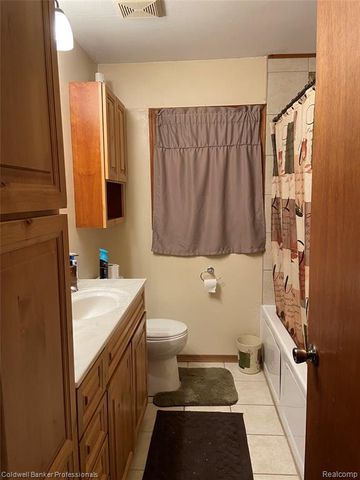 3886 Poit Drive, Lapeer, MI 48446