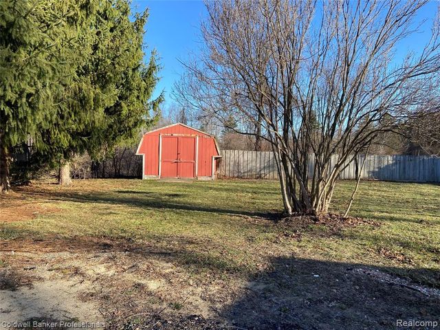 3886 Poit Drive, Lapeer, MI 48446