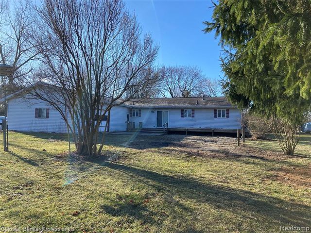 3886 Poit Drive, Lapeer, MI 48446