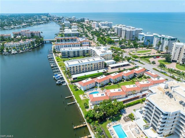 3070 Gulf Shore BLVD N # 201, Naples, FL 34103