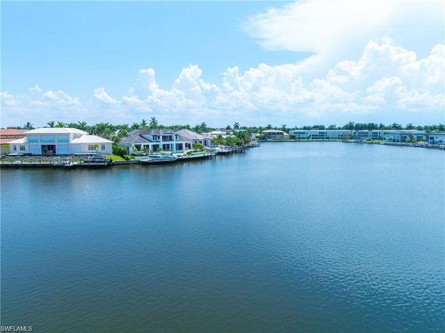 3070 Gulf Shore BLVD N # 201, Naples, FL 34103