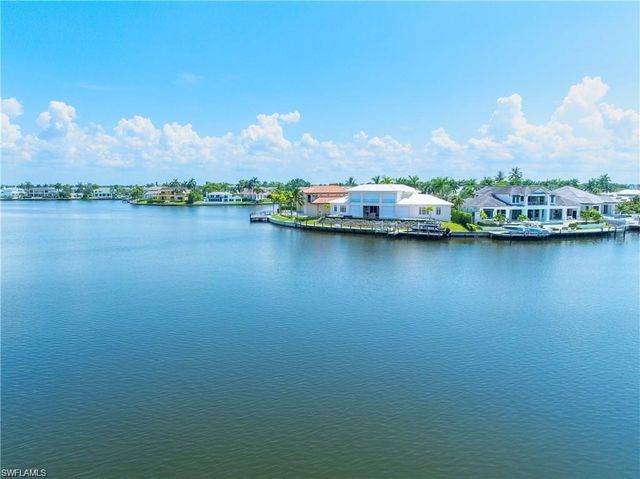 3070 Gulf Shore BLVD N # 201, Naples, FL 34103