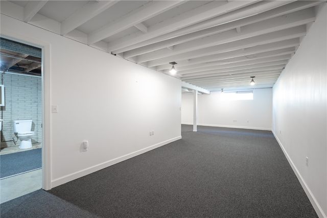 3719 Blue Mound NE, Cedar Rapids, IA 52402