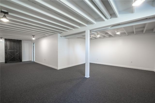 3719 Blue Mound NE, Cedar Rapids, IA 52402