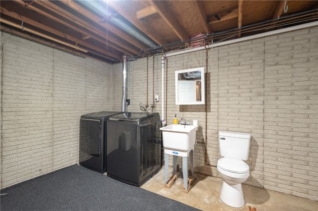 3719 Blue Mound NE, Cedar Rapids, IA 52402