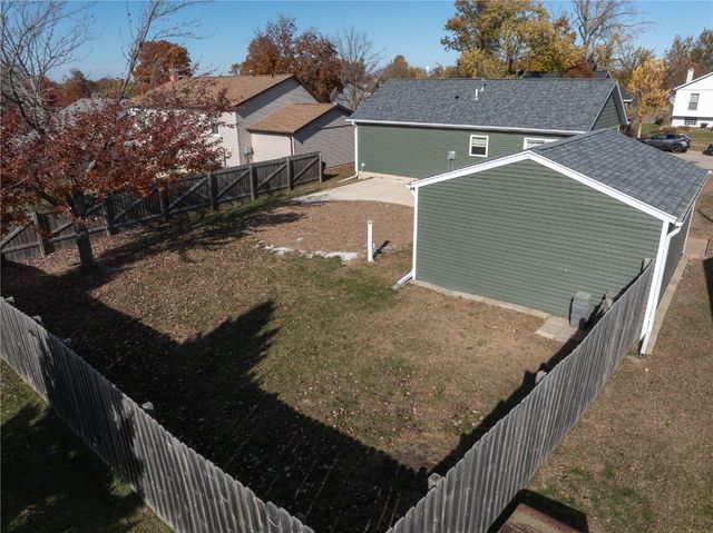 3719 Blue Mound NE, Cedar Rapids, IA 52402